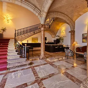 Born Hotell